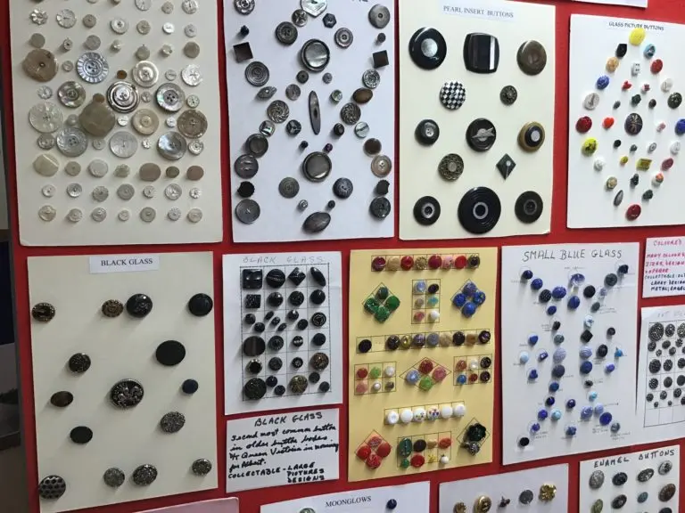 Traditional exhibit items